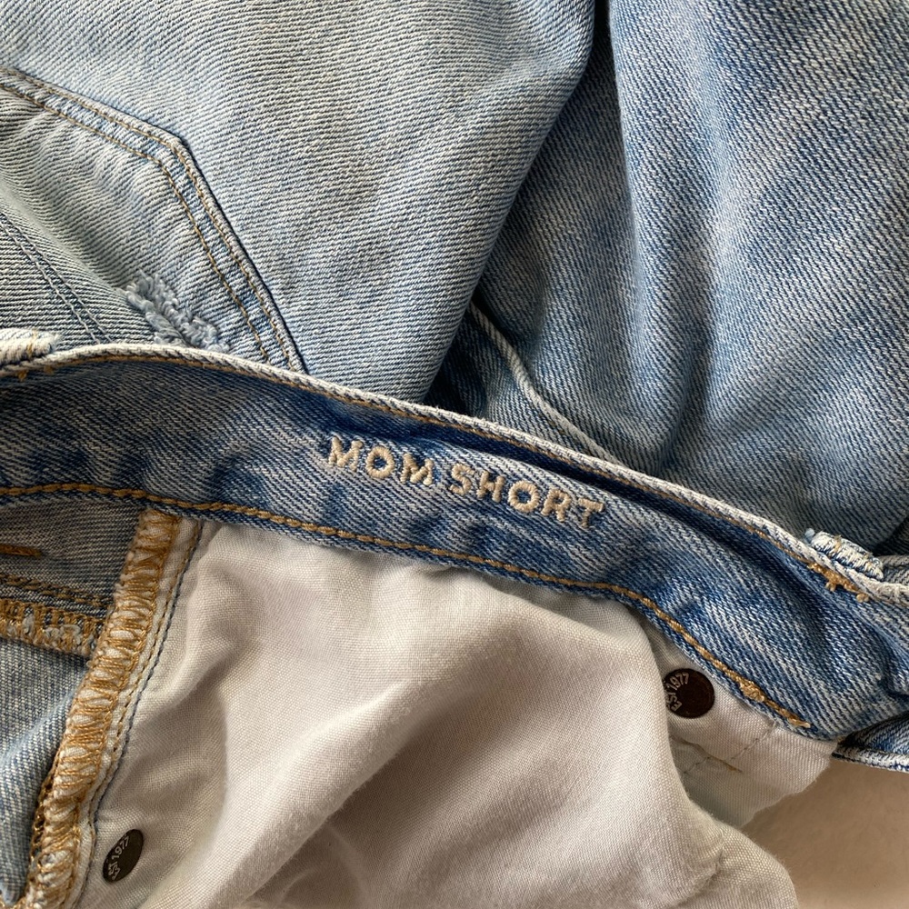American Eagle Outfitters Distressed Mom Denim Short Raw Hem Sz 6 Spring - Picture 6 of 6